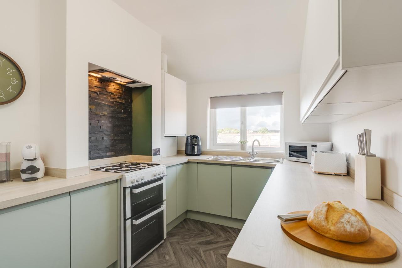 St David'S - Stylish 2 Bed Apartment, Free Parking, Close To Beach Lytham St Annes Exterior foto