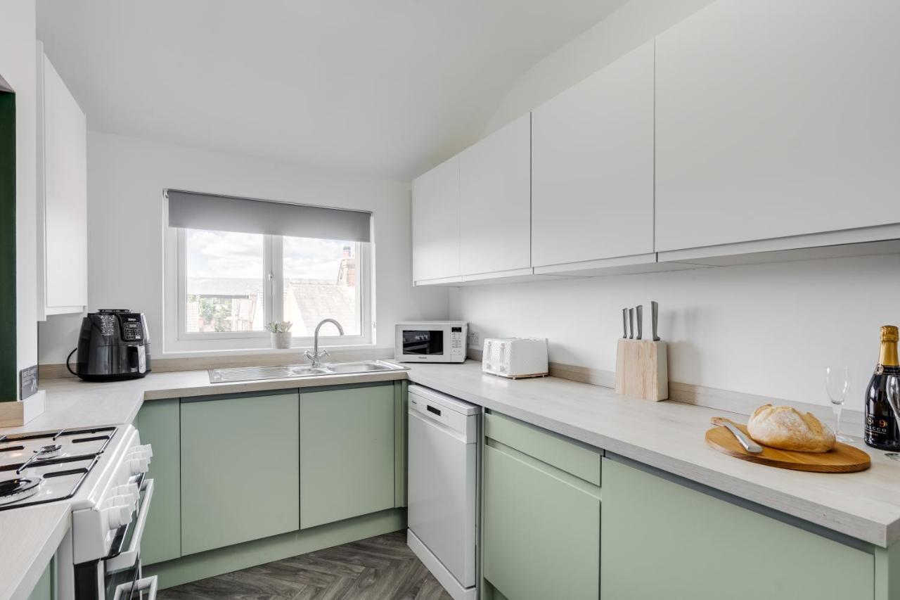 St David'S - Stylish 2 Bed Apartment, Free Parking, Close To Beach Lytham St Annes Exterior foto